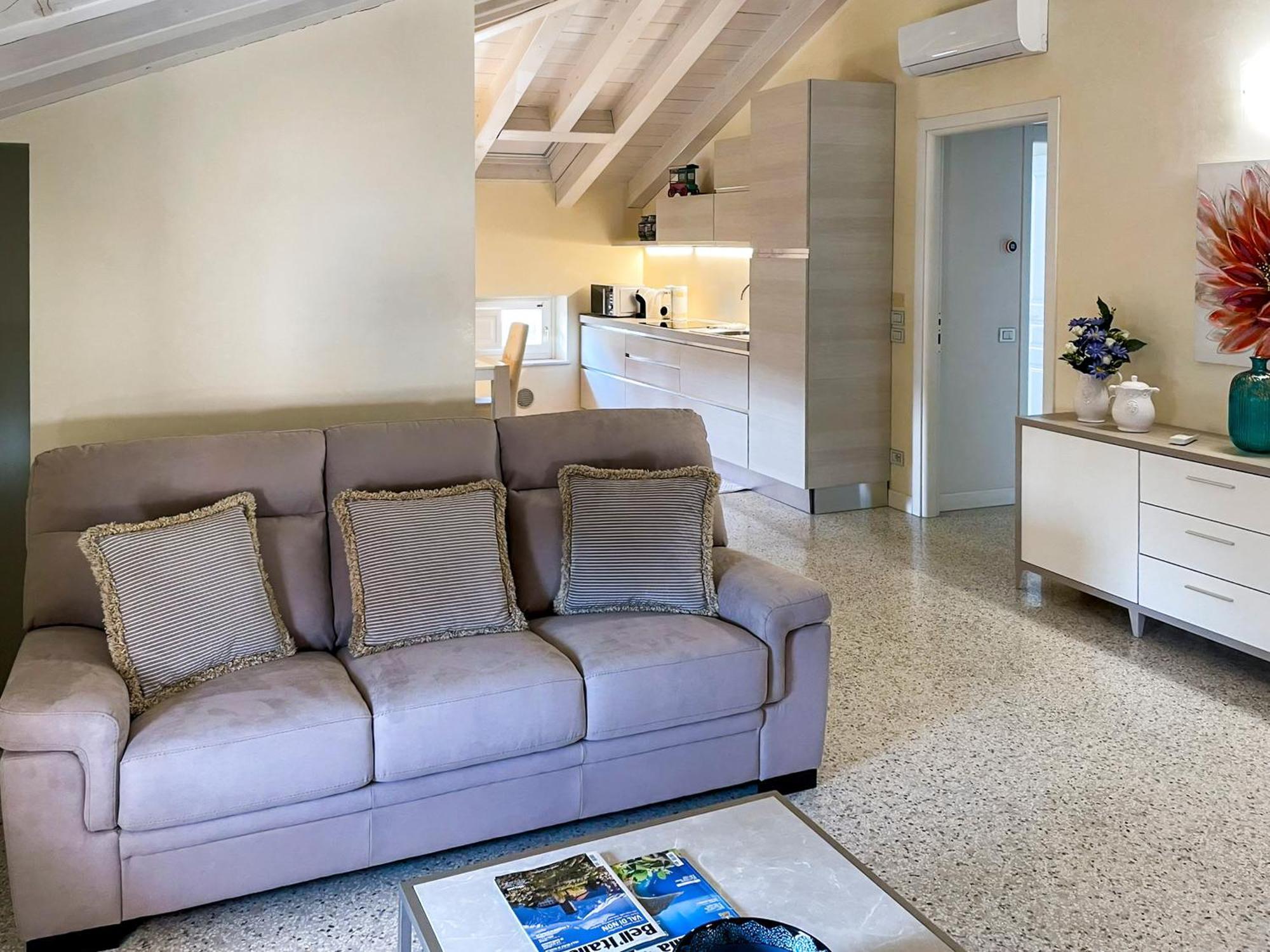 Guest house Juliet House 2*